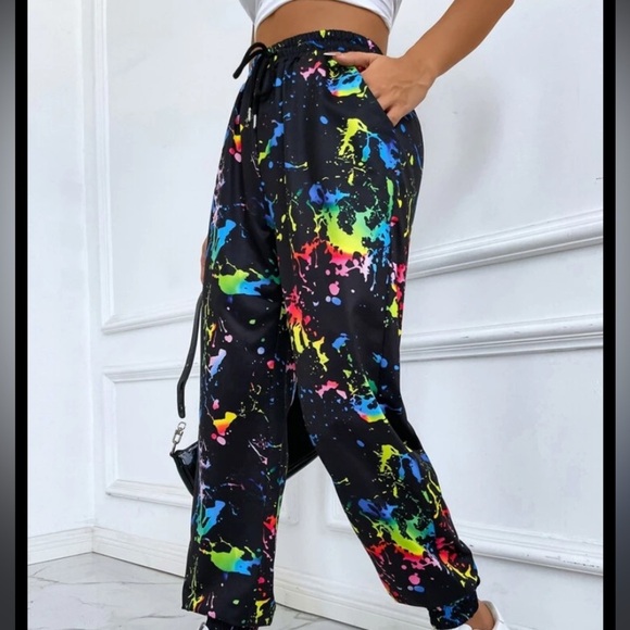 SHEIN Pants - SHEIN EZwear Graffiti Paint Print Sweatpants Size 8.